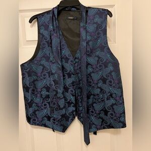 Paisley Patterned Vest and Tie Set